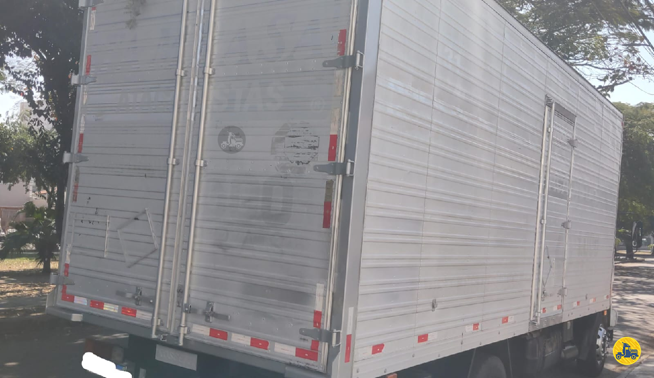 CARROCERIA SOBRE CHASSI  TOCO BAU FURGAO Carvalho Transportes SAO JOSE DOS CAMPOS SÃO PAULO SP